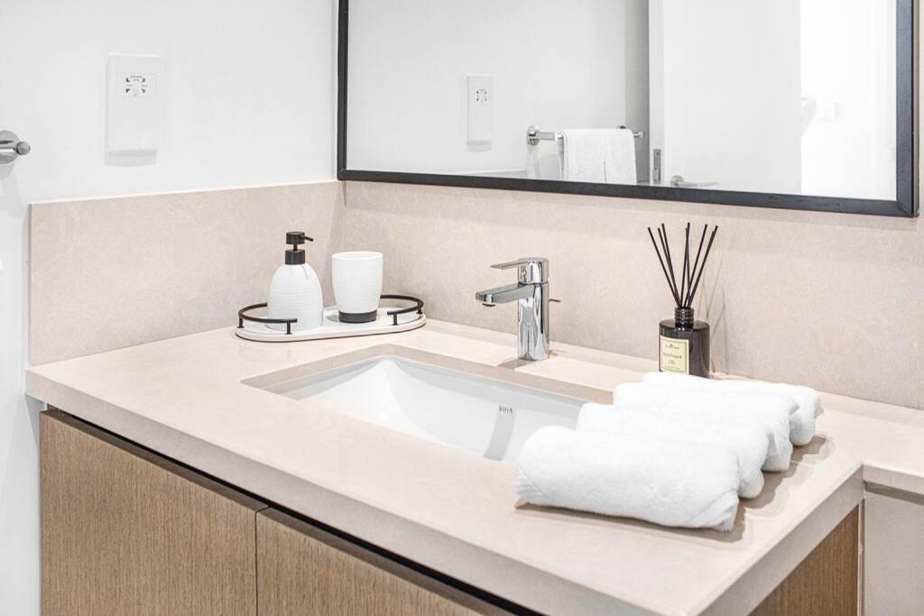Comfy 2br In Downtown. * Dubai