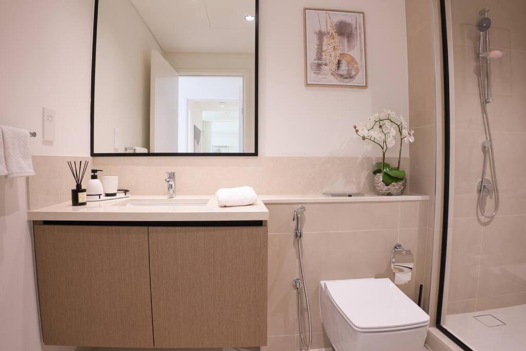 Apartment Comfy 2br In Downtown. Dubai