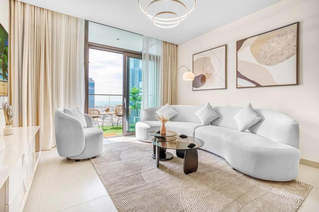Apartment Comfy 2br In Downtown. Dubai